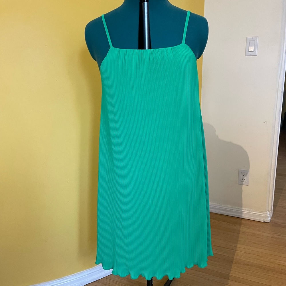 Chic Green Pleated Dress from Zara L